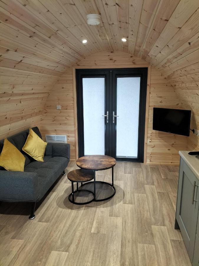 Gateway Glamping Hotel Farranfore Bagian luar foto