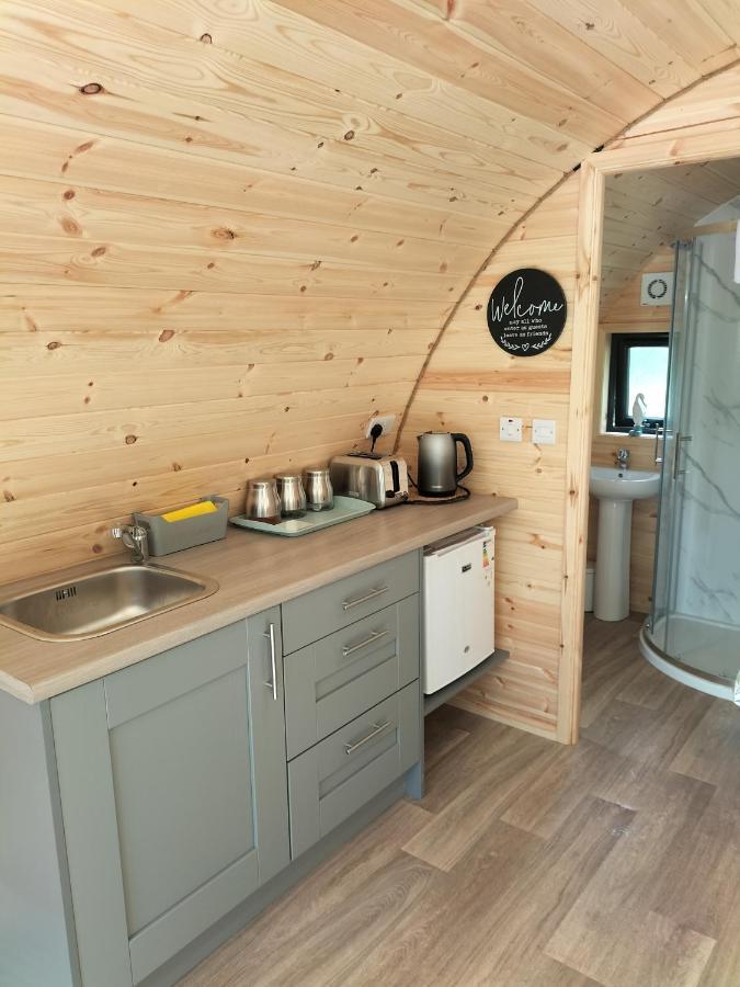 Gateway Glamping Hotel Farranfore Bagian luar foto