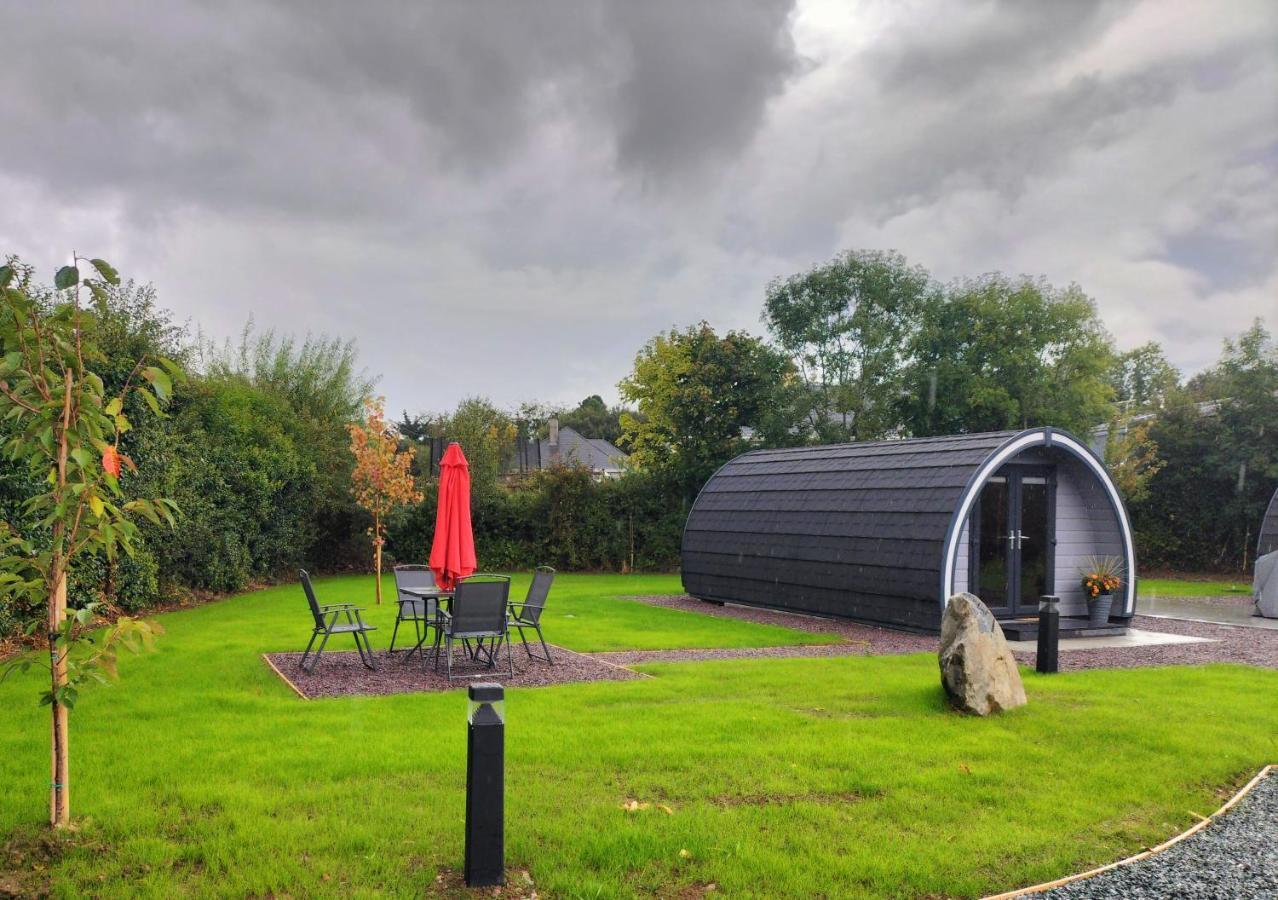 Gateway Glamping Hotel Farranfore Bagian luar foto