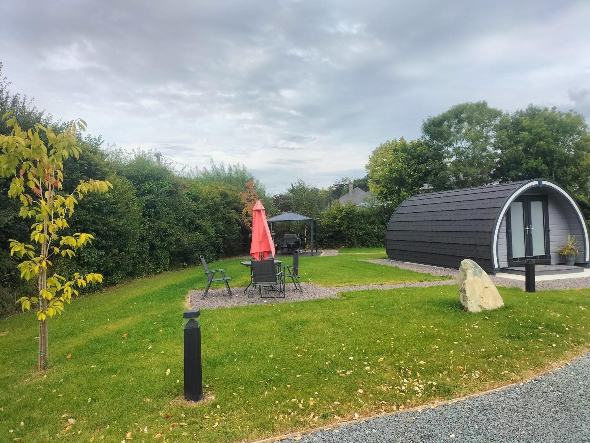 Gateway Glamping Hotel Farranfore Bagian luar foto